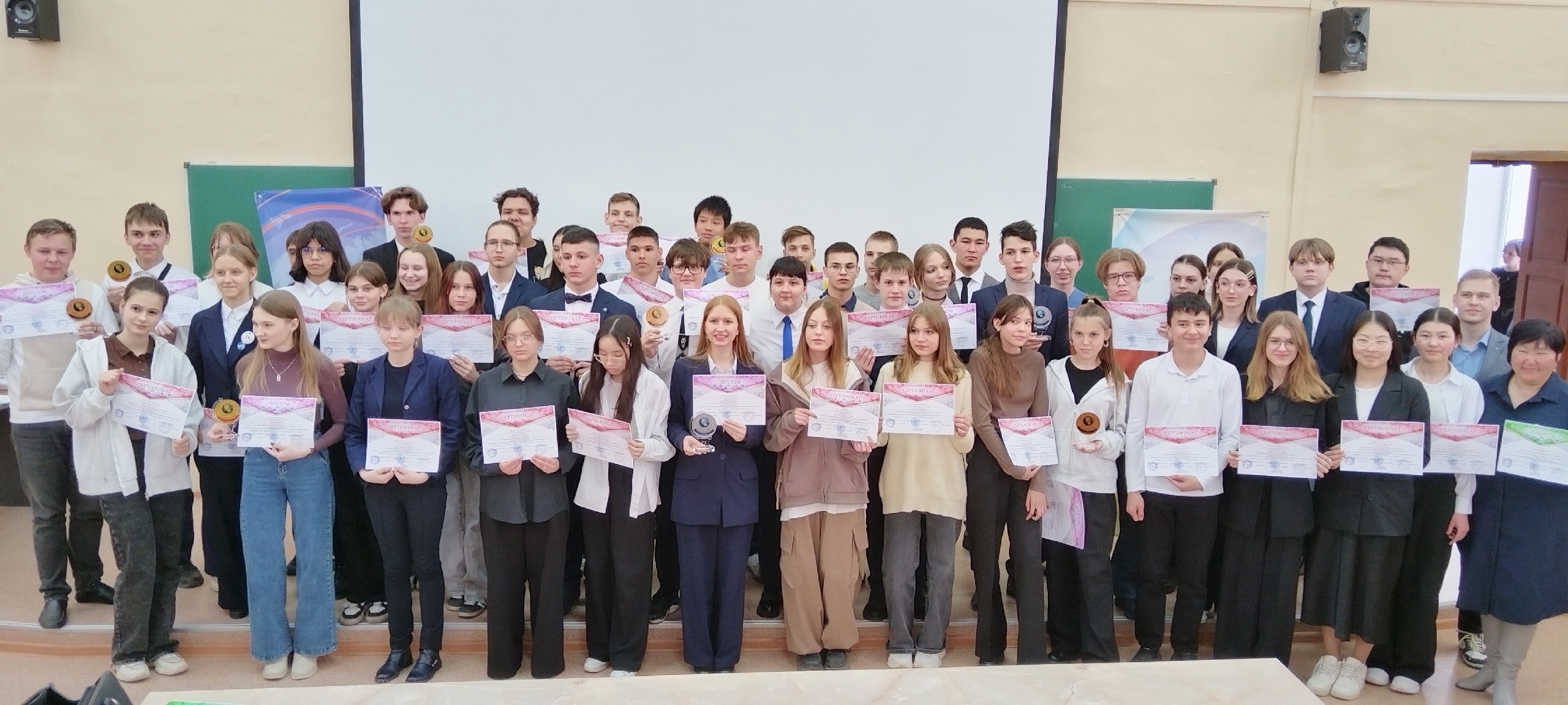27 апреля в Иркутском педагогическом университете прошла XIII Межрегиональная олимпиада по географии, в которой приняли участие 500 человек из разных регионов России..
