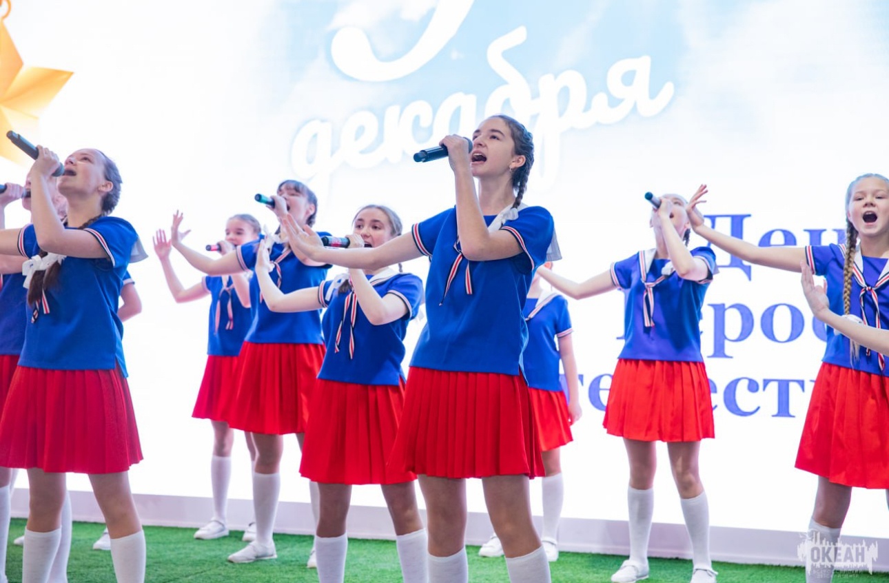 Более 1200 гостей выставки «Россия» присоединились к празднованию Дня Героев Отечества в Центре детства павильона № 57.